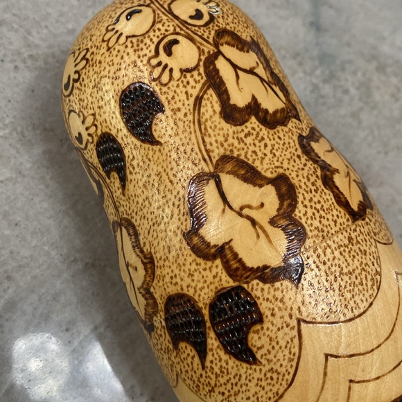 Vintage and Signed 1992 Russian nesting dolls - Picture 8 of 12